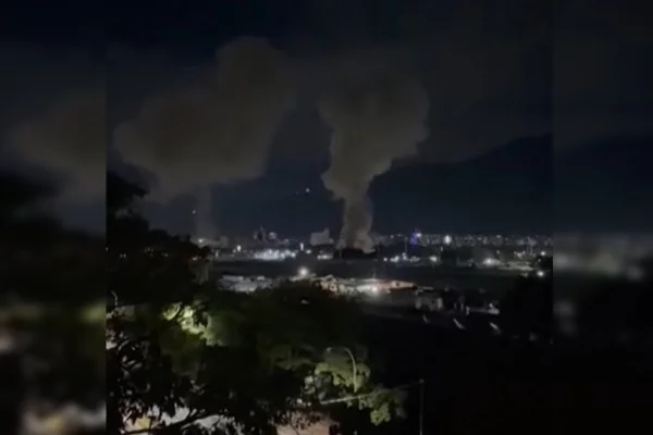 Caracas registra explosões e Venezuela acusa EUA por ataque