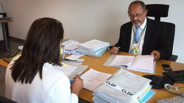 Licitação milionária para compra de cadeiras é cancelada na CLDF