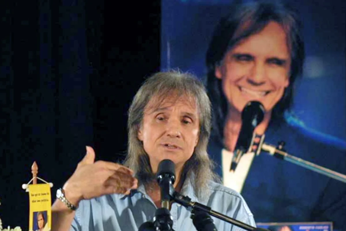 Anos 2000 foram marcados por homenagens a carreira de Roberto Carlos, que completou 50 anos Anos 2000 foram marcados por homenagens a carreira de Roberto Carlos, que completou 50 anos