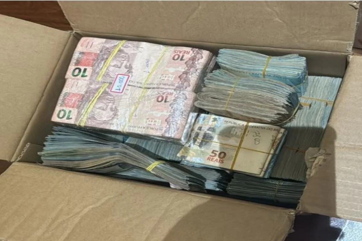 Parte da propina era paga em dinheiro vivo Parte da propina era paga em dinheiro vivo