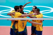 Torcedor enfrenta fila para assistir vôlei do Brasil no Mané Garrincha - imagem 4 Torcedor enfrenta fila para assistir vôlei do Brasil no Mané Garrincha - imagem 4