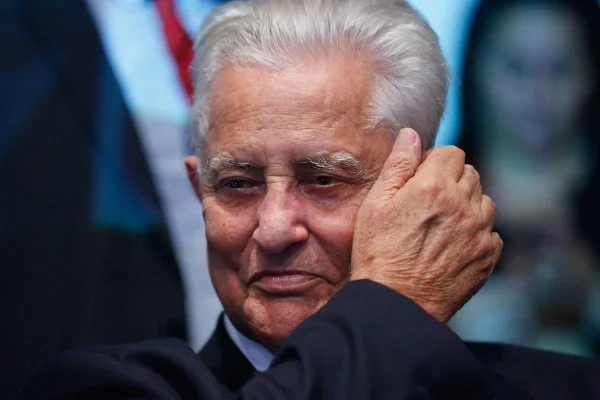 HÁ VINTE ANOS – Tão perto da polícia e tribunais, tão longe da cadeia