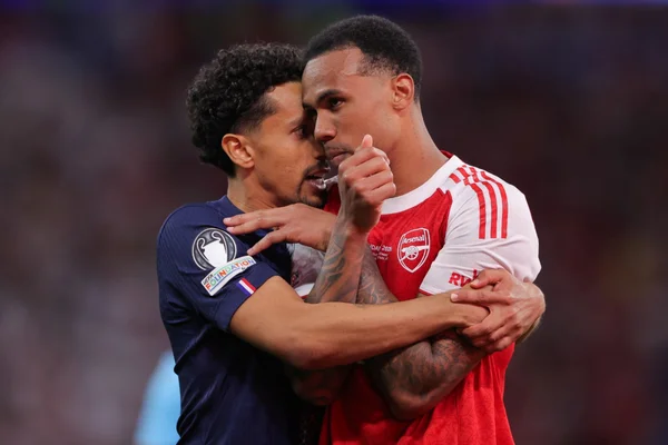 Imagem colorida de Gabriel Magalhães e Marquinhos