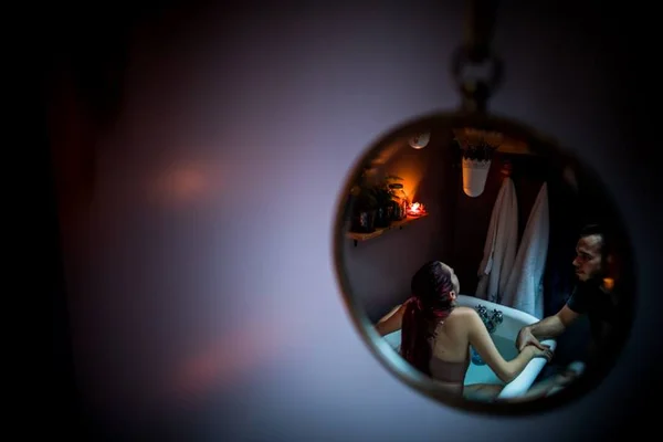 Realidade virtual ajuda mães a sentir menos dor na hora do parto