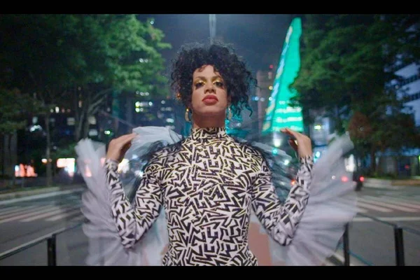 Conheça Sasha Zimmer, a drag queen que estrela Falas de Orgulho