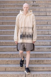 Look da coleção SS26 masculina da grife Rick Owens