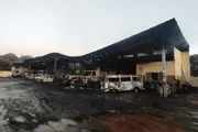 A garagem municipal da Prefeitura de Trabiju, no interior de São Paulo, foi atingida por um incêndio de grandes proporções durante a madrugada desta terça-feira (28/7) A garagem municipal da Prefeitura de Trabiju, no interior de São Paulo, foi atingida por um incêndio de grandes proporções durante a madrugada desta terça-feira (28/7)