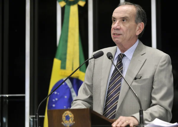 Aloysio Nunes descarta assumir vaga deixada por Serra no Itamaraty