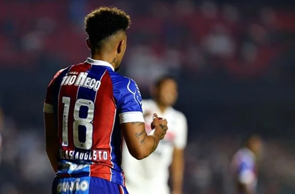Douglas é negociado e deve render R$ 11,7 milhões ao Corinthians
