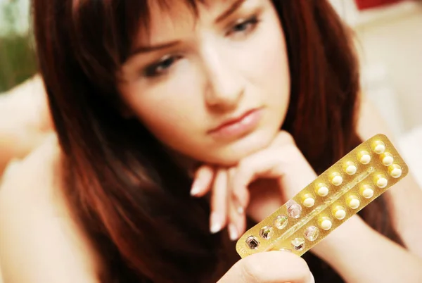 Sintomas depressivos são mais comuns em jovens que tomam contraceptivo