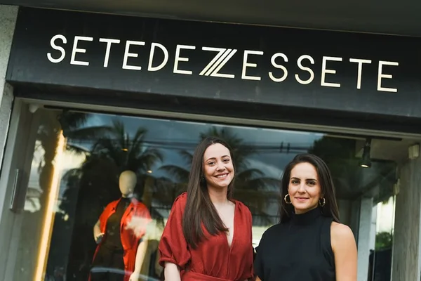 Nova identidade da boutique Setedezessete é lançada em evento privê