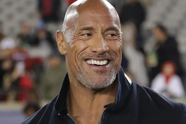 Foto colorida de Dwayne Johnson, o The Rock - Metrópoles
