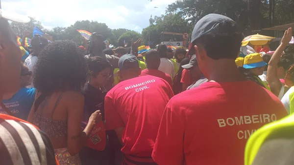 Foliã é socorrido no Bloco da Pabllo, no Ibirapuera