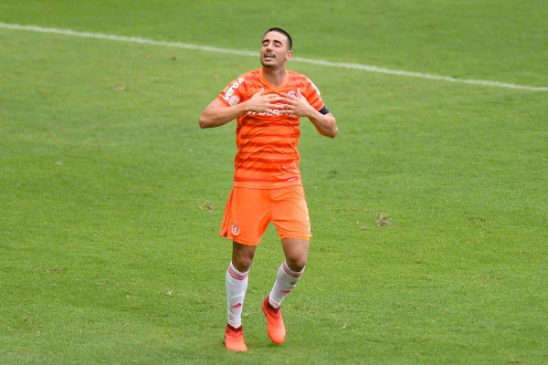 Thiago Galhardo desencanta, Inter ganha do Bahia e se consolida no G-4
