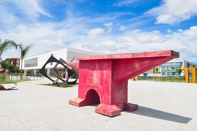 Museu de Arte de Brasília recebe primeiras esculturas para reabertura