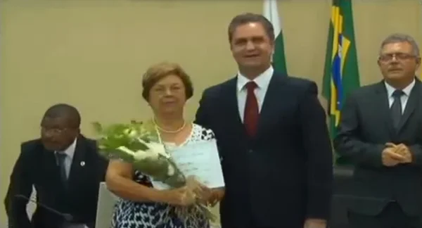 Mãe do juiz Moro é hostilizada por manifestantes pró-Lula em Maringá. Veja vídeo