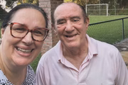 Esposa de Renato Aragão reage após polêmicas com filha lésbica do ator
