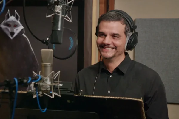 Wagner Moura na cabine de dublagem