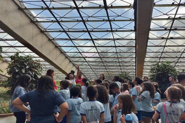 Alunos da EC 204 Sul visitam mostra Constelações Contemporâneas - destaque galeria Alunos da EC 204 Sul visitam mostra Constelações Contemporâneas - destaque galeria