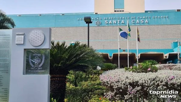 Criança de 11 anos cai do 6º andar de prédio e fica em estado grave