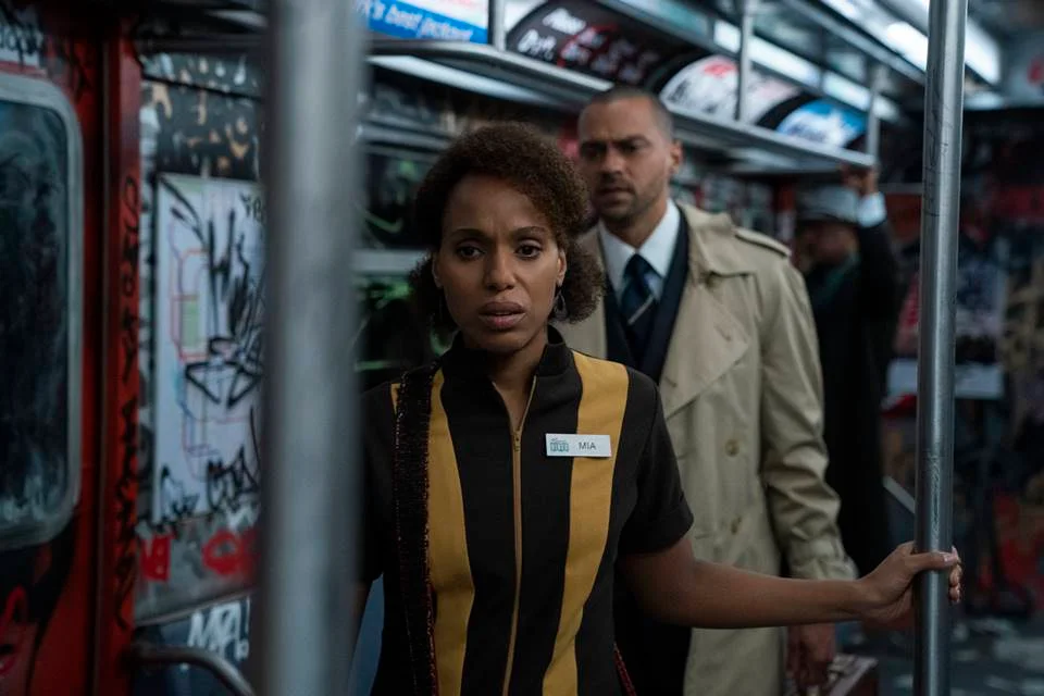 <b>Racismo:</b> a discussão racial na série está presente em todos os momentos. Elena, branca, tenta se mostrar uma pessoa adepta à diversidade, mas faz isso mais para criar uma imagem de perfeição e correção, do que por uma crença na igualdade
<b>Racismo:</b> a discussão racial na série está presente em todos os momentos. Elena, branca, tenta se mostrar uma pessoa adepta à diversidade, mas faz isso mais para criar uma imagem de perfeição e correção, do que por uma crença na igualdade