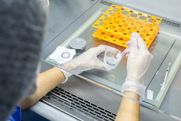 Cresce número de fraudes em casos de doação de esperma
