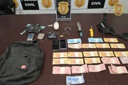 Durante a operação foram apreendidas armas, munições, drogas e valores