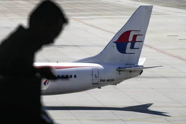 Malásia retoma buscas por avião que desapareceu em 2014