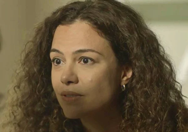 Segundo Sol: Selma é presa por enfrentar delegado que assediou Maura