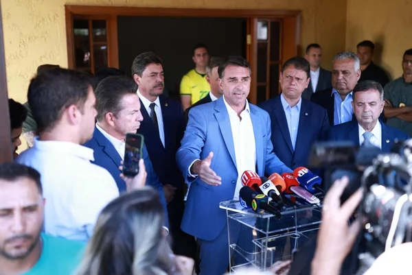 Flávio critica PEC da 6×1 e volta a defender regime por hora: “Liberdade”