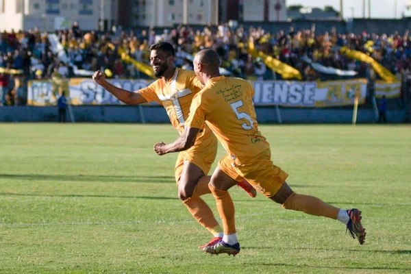 O Brasiliense derrotou o Ceilândia no primeiro jogo da final do Candangão