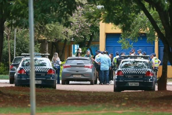 Alunos ocupam Centro de Ensino Setor Leste, na Asa Sul