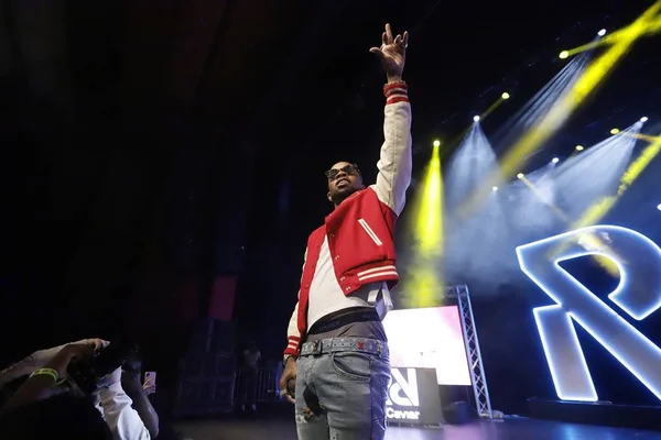 Tory Lanez zomba das fotos de Drake fazendo “biquinho”