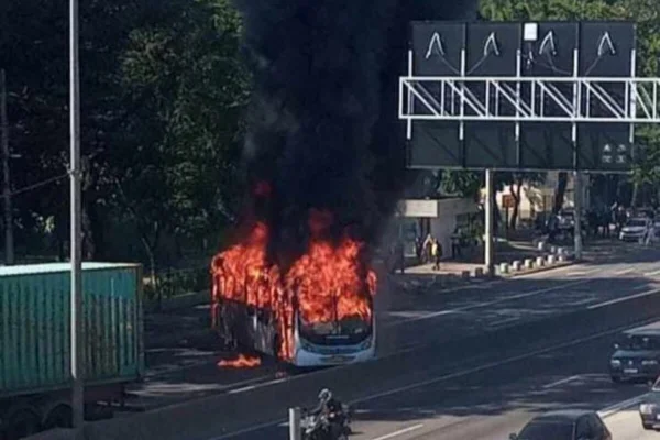 Vídeo. Confronto de PM com criminosos na Maré acaba com 3 mortos