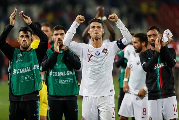 Ronaldo marca, Portugal bate Sérvia e desencanta nas Eliminatórias