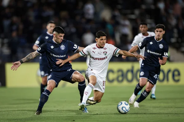 Com gol nos acréscimos, Fluminense empata com Independiente Rivadavia