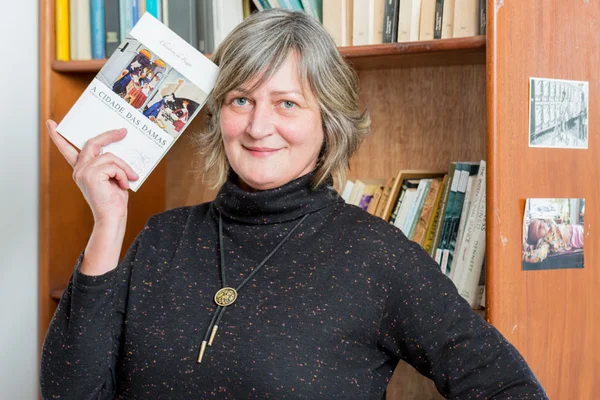 Primeiro livro publicado por mulher no Ocidente é tema de aula na UnB