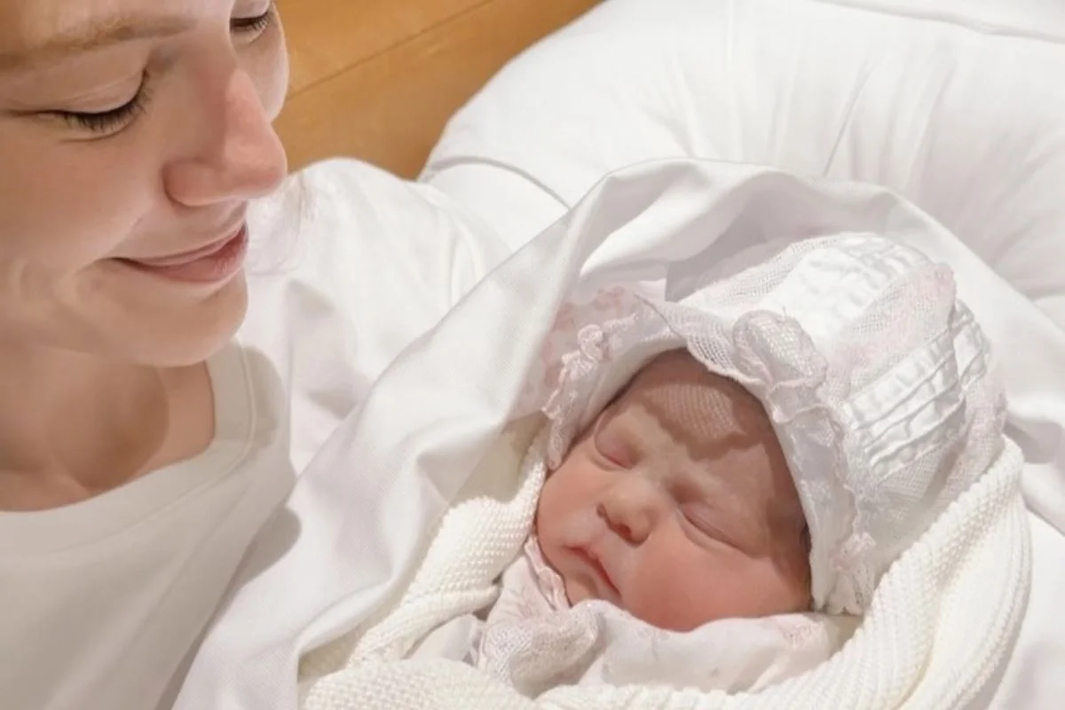 Marie Vitória é a filha caçula de Simone e Márcio Poncio, que estão juntos há cerca de 30 anos Marie Vitória é a filha caçula de Simone e Márcio Poncio, que estão juntos há cerca de 30 anos
