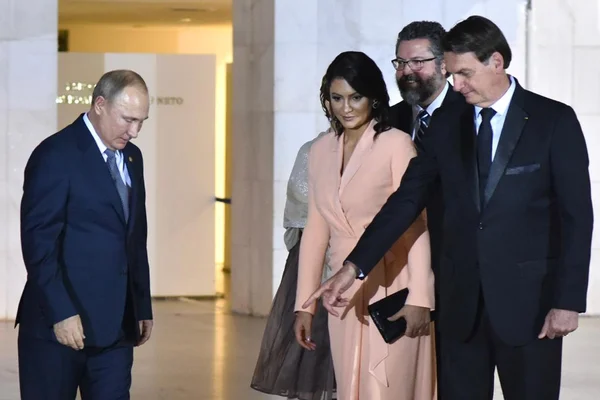Bolsonaro e Michelle recebem líderes do Brics em jantar
