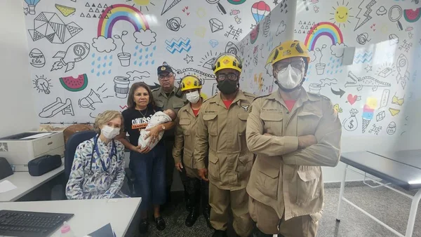 goias bebe abandonado no meio da rua