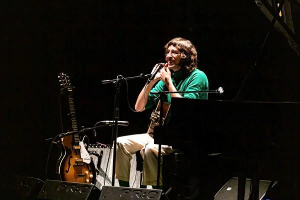 Tim Bernardes, Estilo Brasil - Metrópoles
