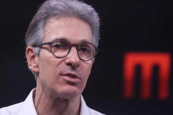 Zema puxa ofensiva de políticos mineiros contra Messias no STF