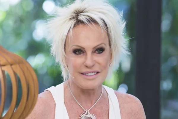 Solteira, Ana Maria Braga cogita a hipótese de entrar no Tinder