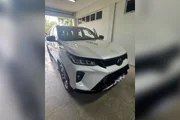 Carro utilizado pelos suspeitos durante a ação criminosa Carro utilizado pelos suspeitos durante a ação criminosa