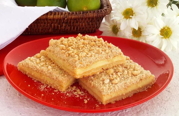 Doce gelado de limão: faça esta sobremesa refrescante e deliciosa