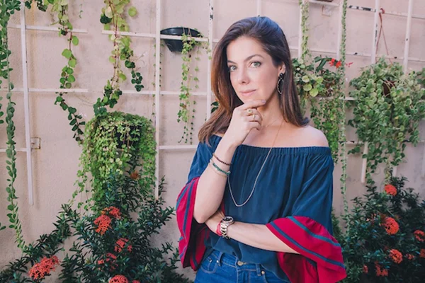 Designer de joias Laura Neves cria com originalidade. Conheça as peças