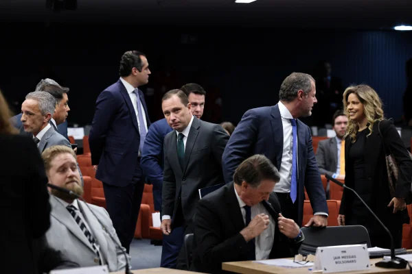 Áudio. Cid desabafa e diz que perdeu tudo e Bolsonaro “ganhou milhões”