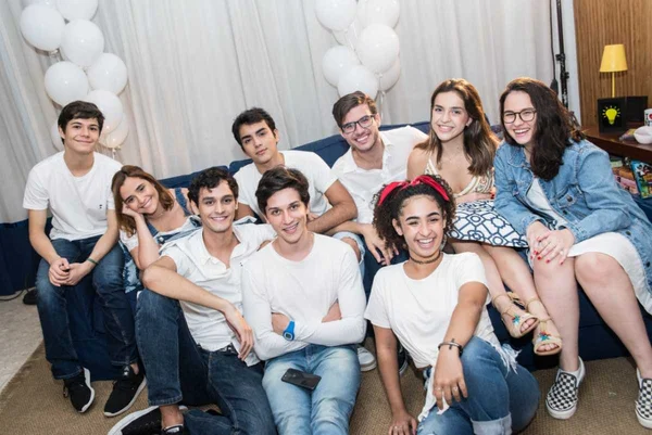 Atores da série Crush