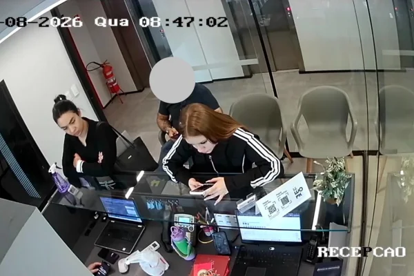Golpe do falso emprego: dupla usa biometria de vítimas e compra BMW - destaque galeria