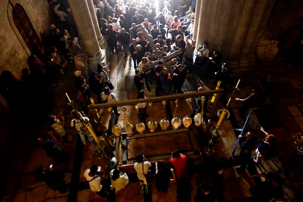 Milhares recordam crucificação de Jesus na Cidade Velha de Jerusalém
